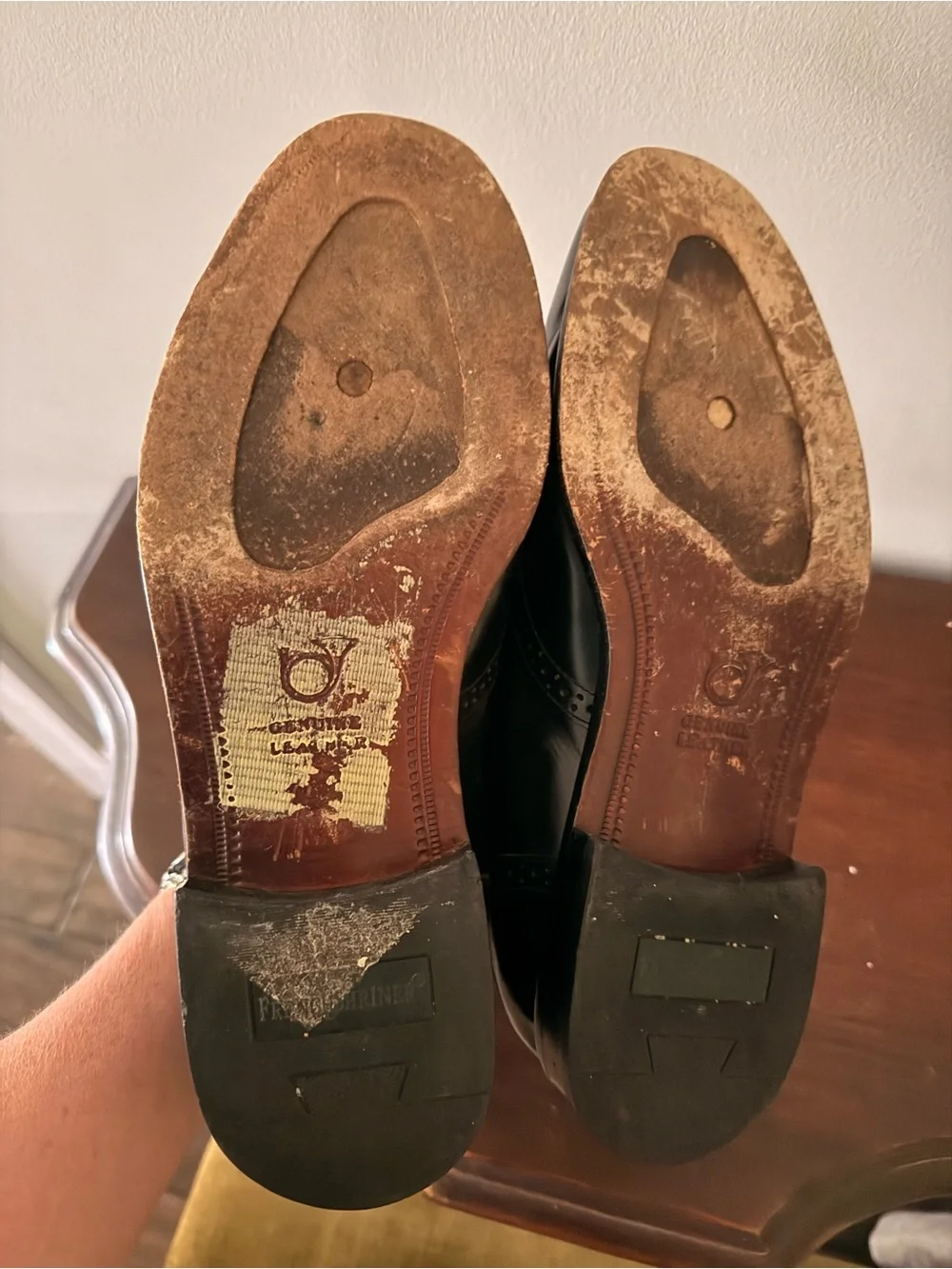 Vintage Y2K French Shriner men’s black slip on loafers with tassels. Size 10 1/2